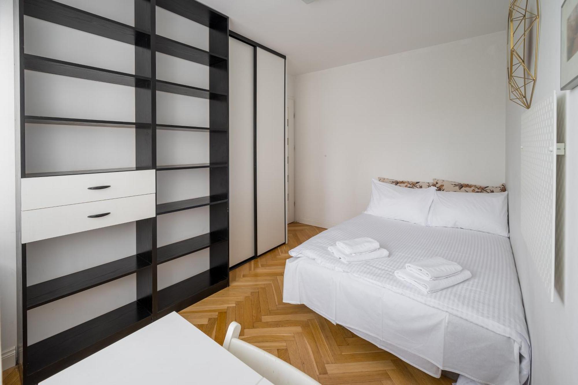 Embassy Avenue At Royal Park Apartment *